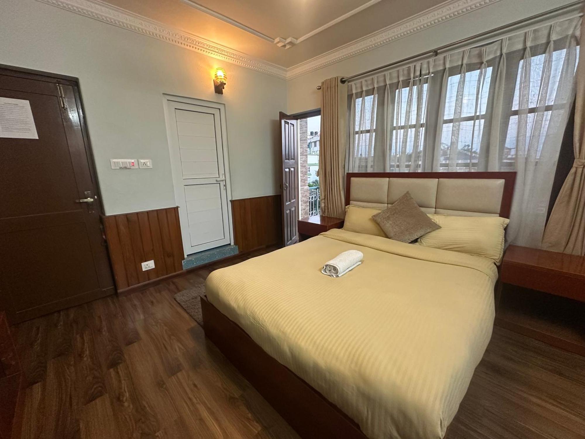 Norbu Hotel カトマンズ エクステリア 写真